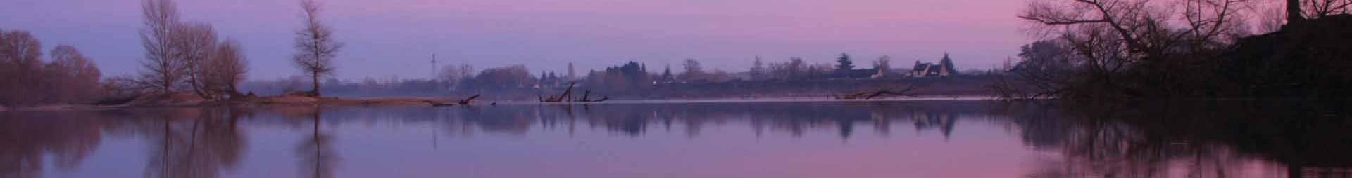coucher de soleil rose sur lac_milieux aquatiques